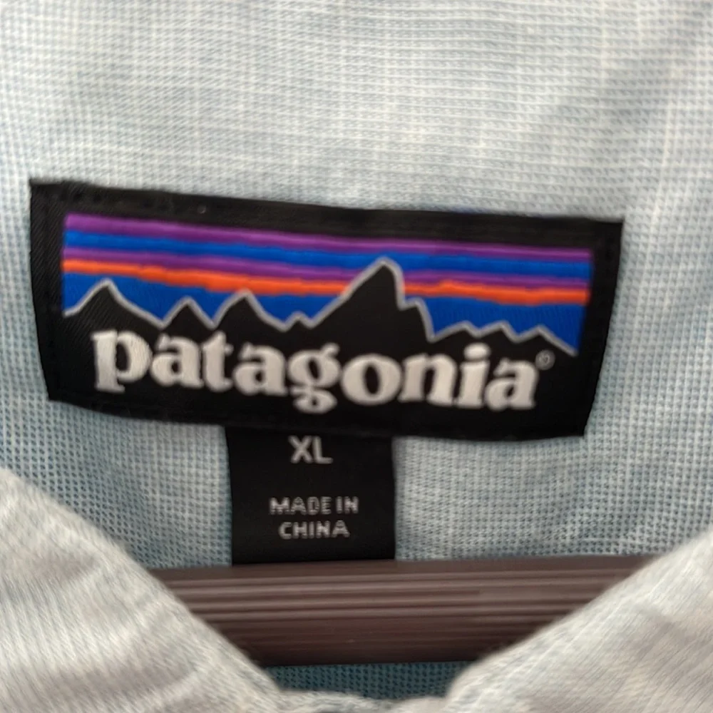Patagonia button down - Picture 2 of 4
